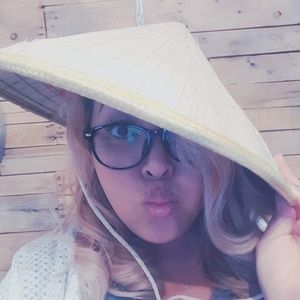 Meet your Posher, Evelyn